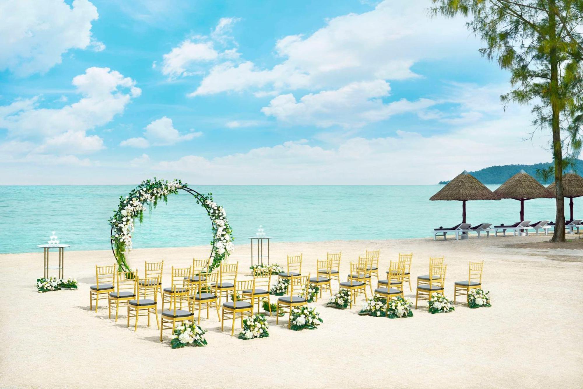 Doubletree By Hilton Damai Laut Hotel Lumut Exterior foto