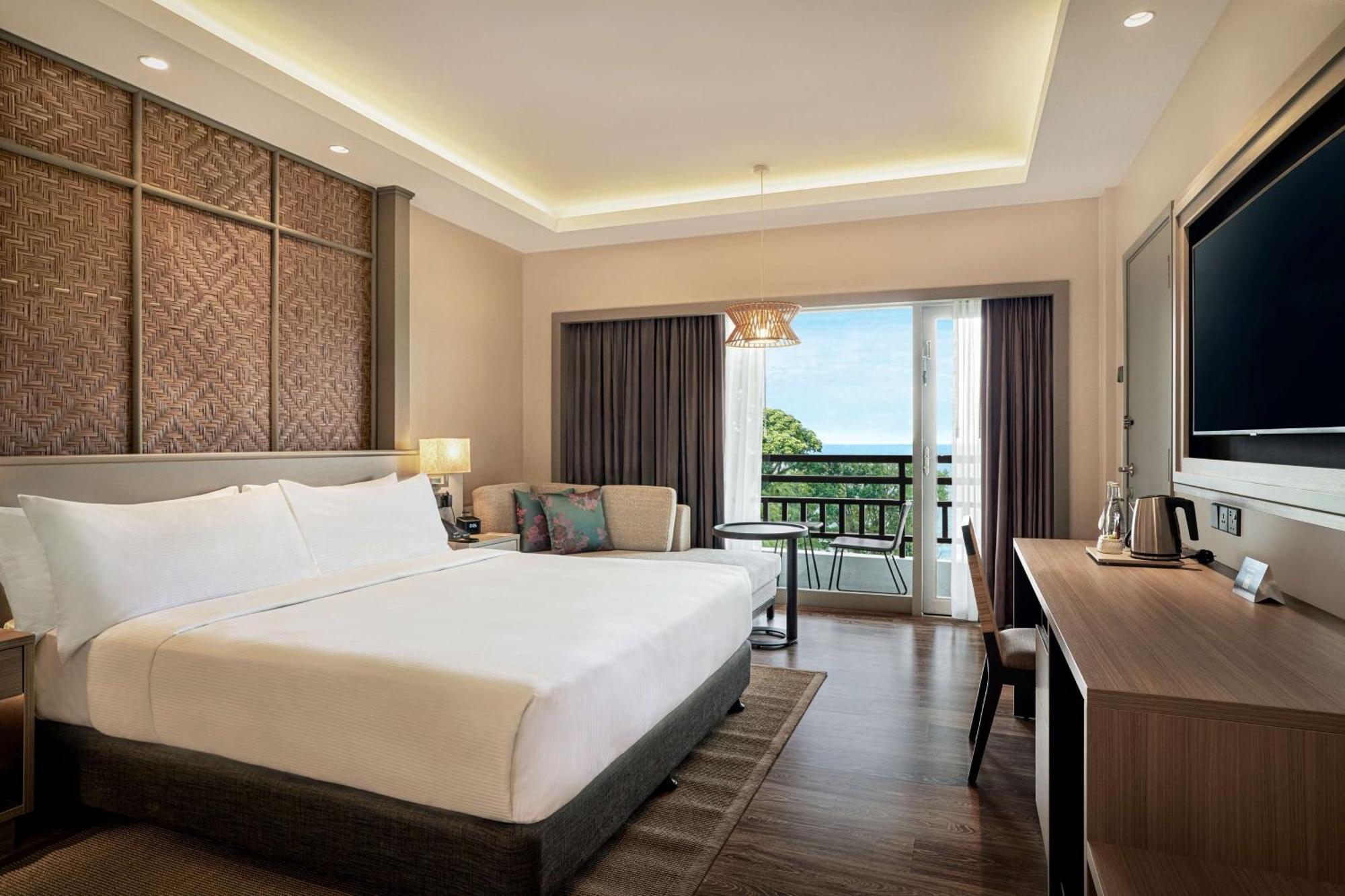 Doubletree By Hilton Damai Laut Hotel Lumut Exterior foto
