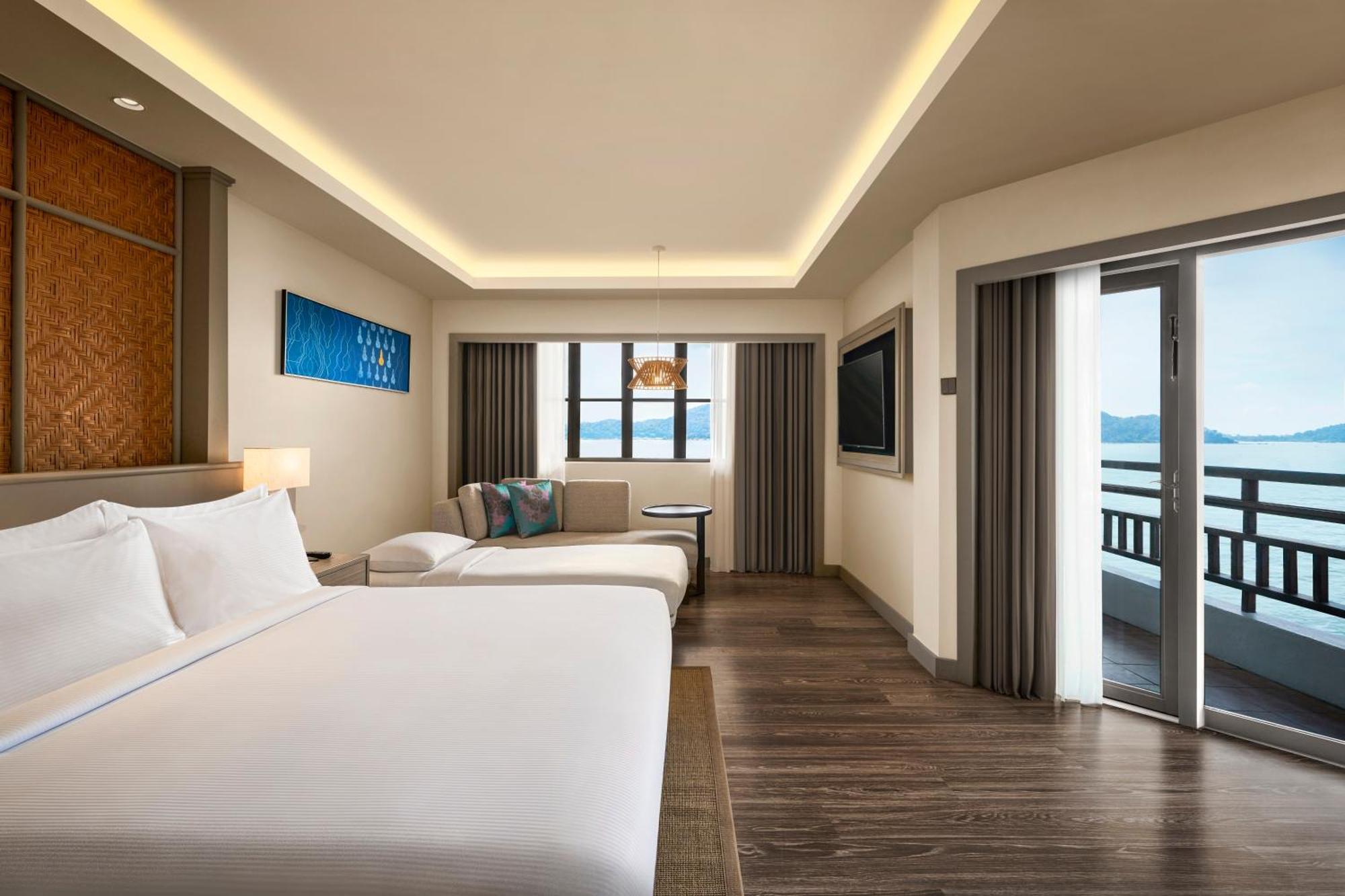 Doubletree By Hilton Damai Laut Hotel Lumut Exterior foto